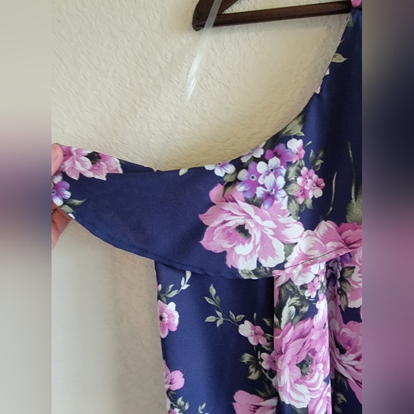Cold shoulder floral top - Picture 7 of 11